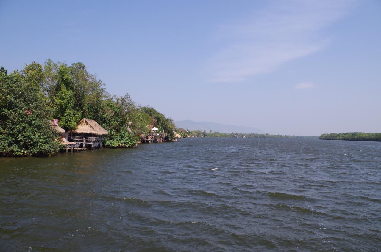 Bamboo Bungalow Kampot Ngoại thất bức ảnh